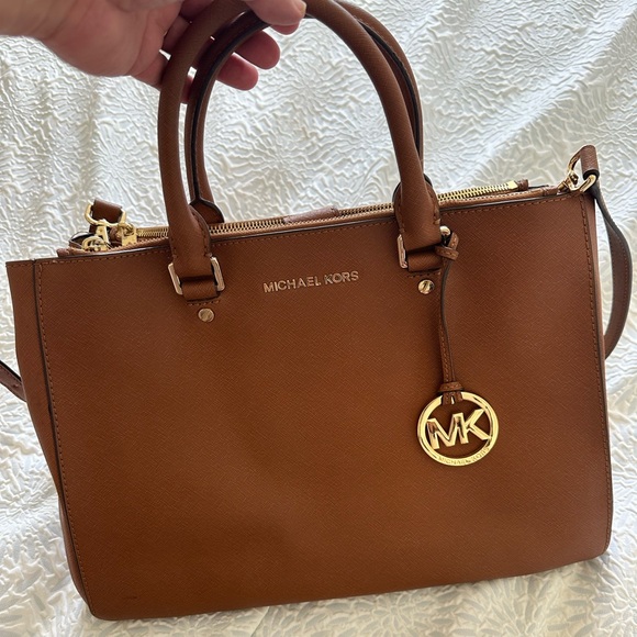 Used Michael Kors Medium Kellen in Saffiano Leather - Picture 1 of 15